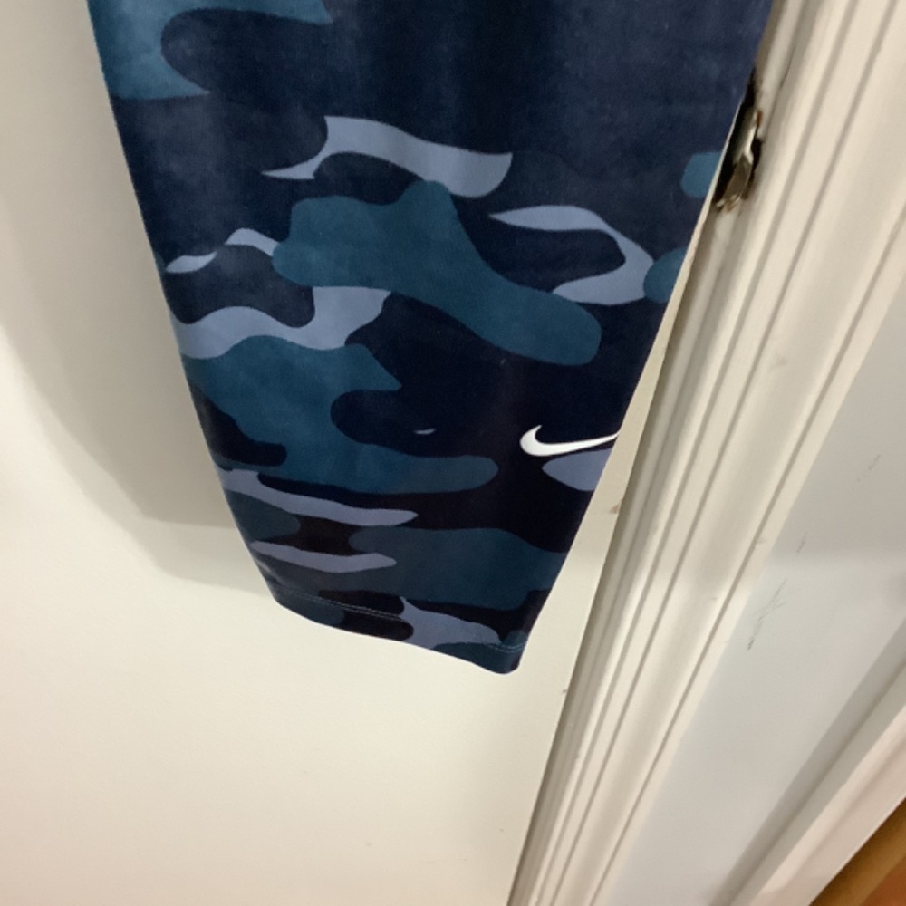 NWT NIKE ONE DRI - FIT GRAY CAMOUFLAGE LEGGINGS SIZE XL - Picture 4 of 9